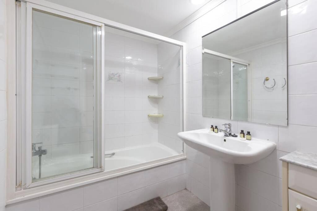 Апартаменты Playa Huelin Apartamento Малага Экстерьер фото