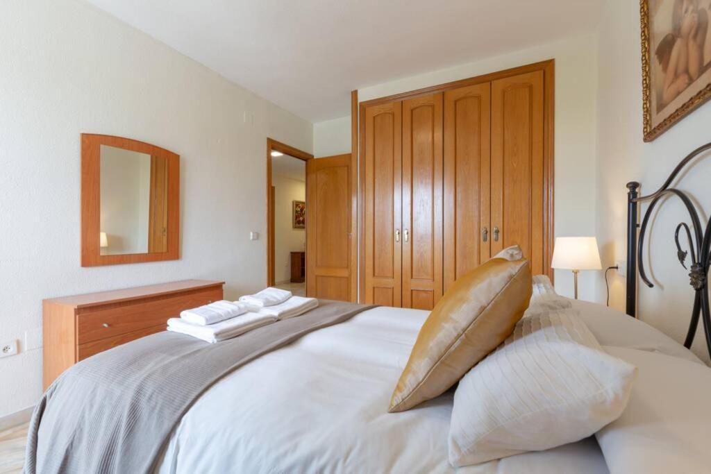 Апартаменты Playa Huelin Apartamento Малага Экстерьер фото