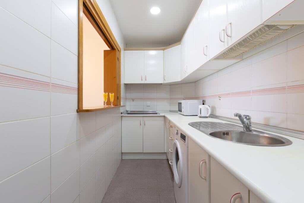 Апартаменты Playa Huelin Apartamento Малага Экстерьер фото