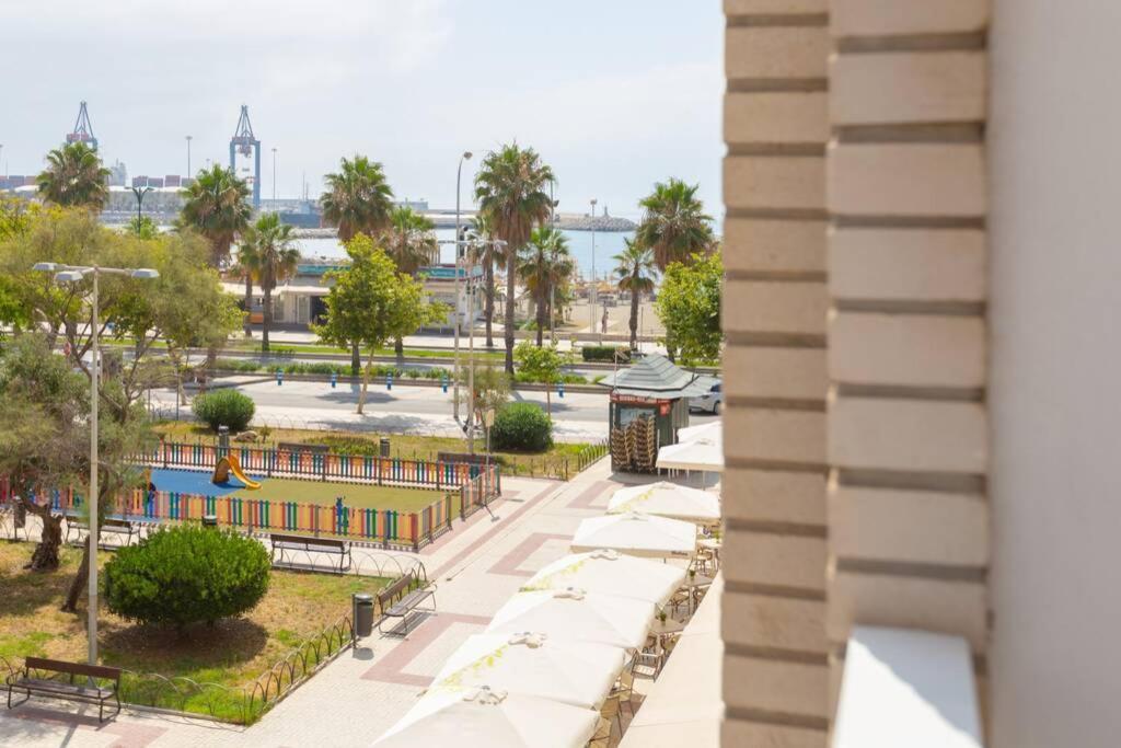 Апартаменты Playa Huelin Apartamento Малага Экстерьер фото
